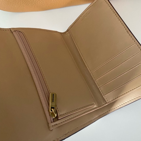 Coach hobo bag and wallet - Picture 9 of 12